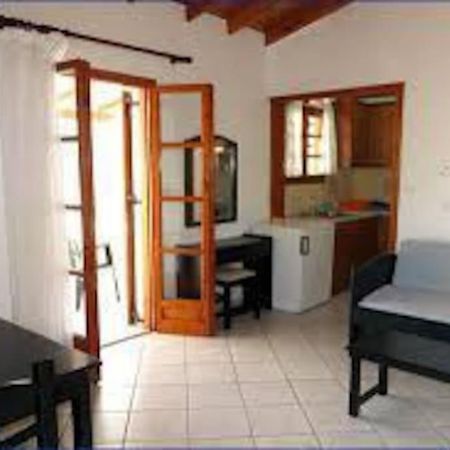 Appartement Δίχωρο Στούντιο Στον Κέντρο Του Αρμενιστή à Armenistis  Extérieur photo