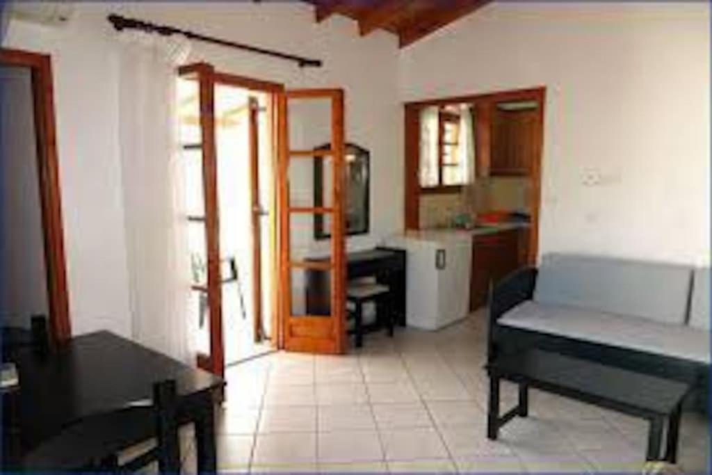 Appartement Δίχωρο Στούντιο Στον Κέντρο Του Αρμενιστή à Armenistis  Extérieur photo